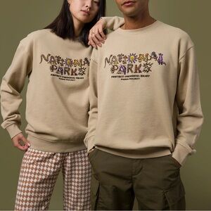 Parks Project National Parks 90s Crewneck Sweatshirt Size Medium (unisex)
